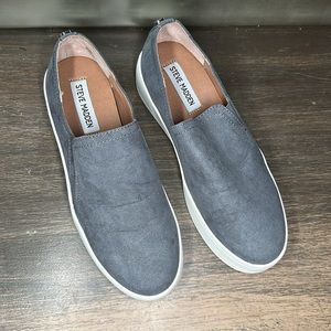 EUC Steve Madden Slip on Shoes